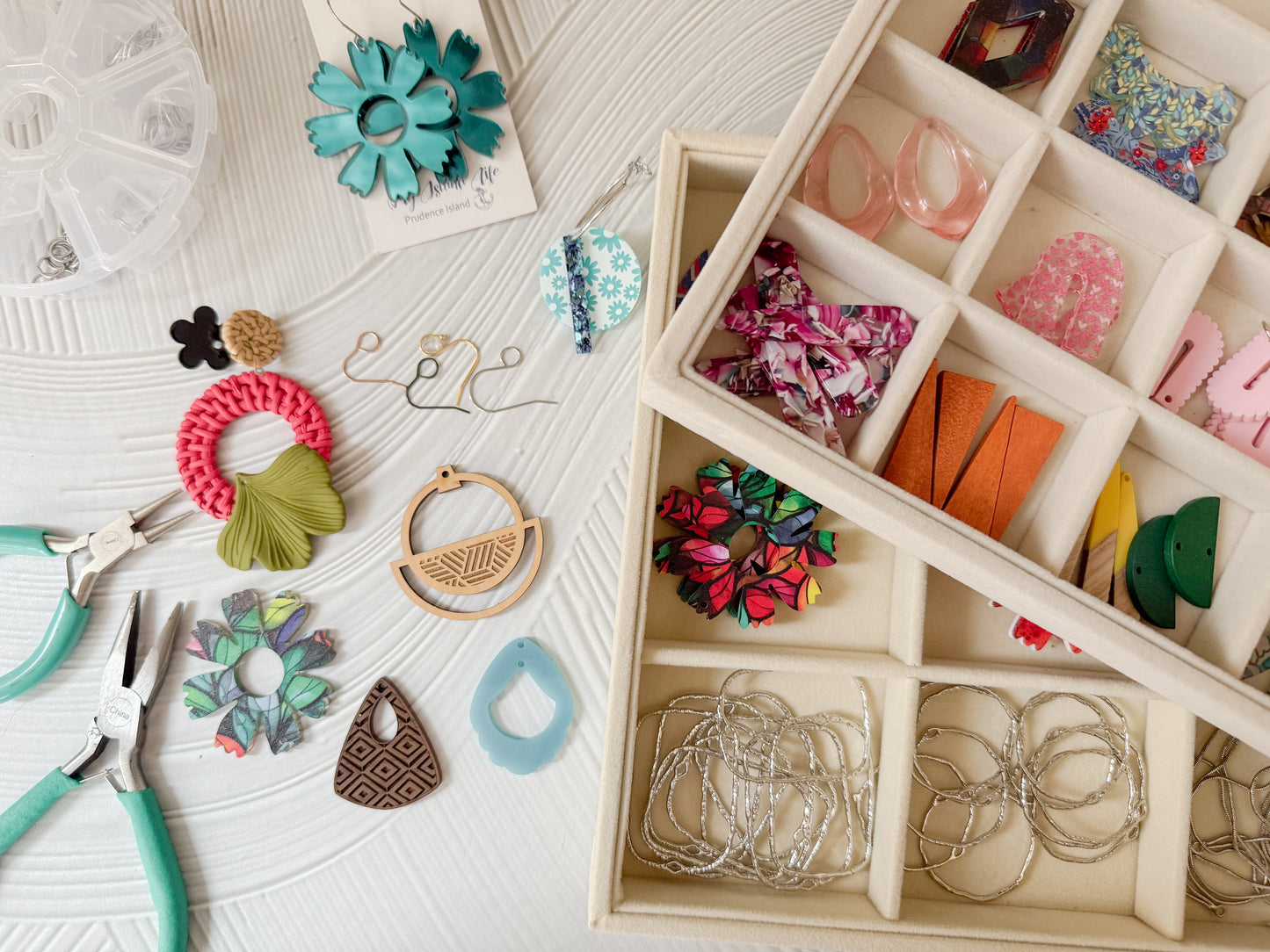 4/19 Driftwood Adorned Earring Bar Party